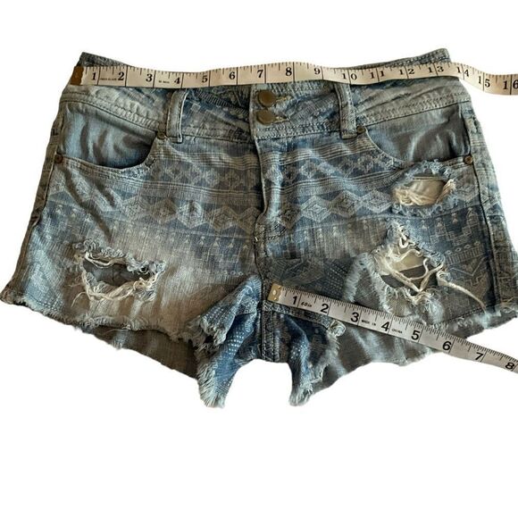 Tinseltown Shorts Jean Distressed Holes Blue White Geo Print Pockets Size 0 - Picture 6 of 10